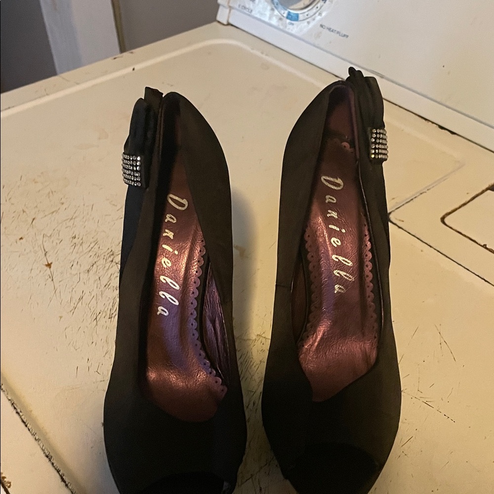 Wet n Wild Black Peep Toe Heels